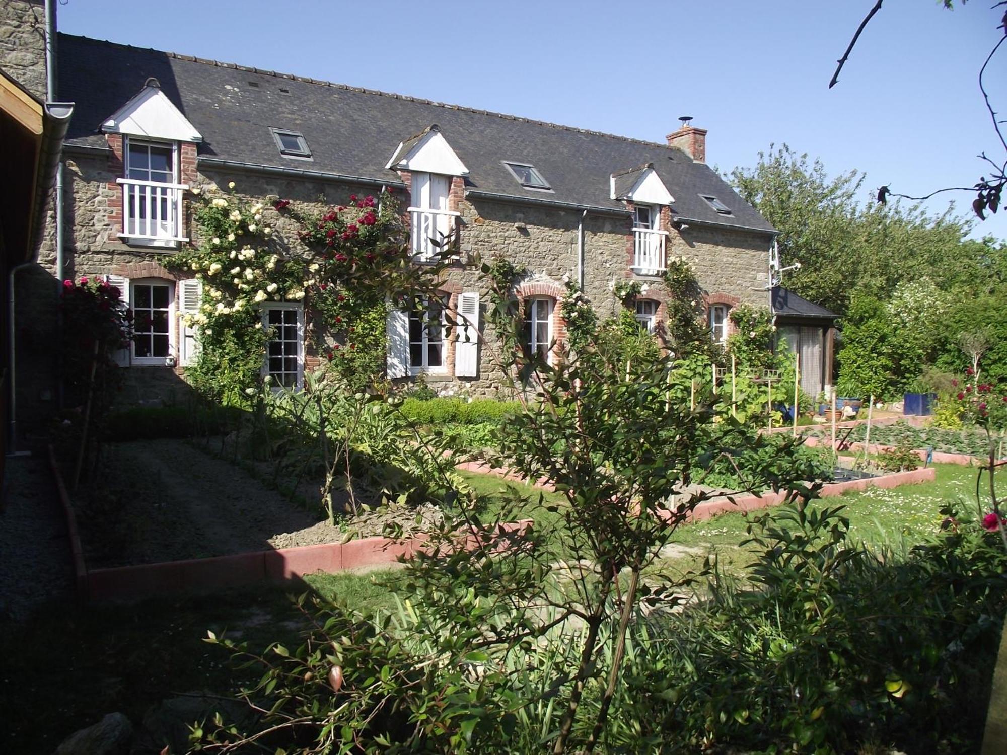 Chambres D'Hotes Le Clos D'Enhaut Dinard Exteriér fotografie